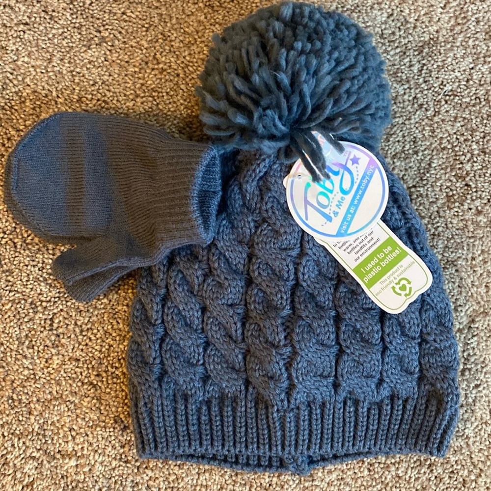 NWT Girls Toby and Me Toddle Hat and Mitten Set.